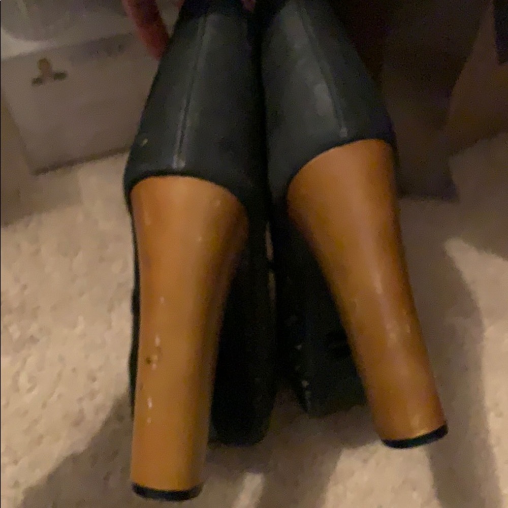 Open toe booties - Picture 2 of 5
